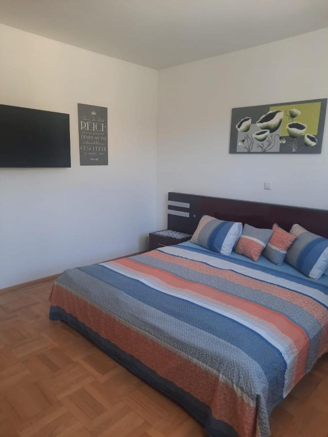 Wohnhaus City Sued Herzogsdorf ภายนอก รูปภาพ