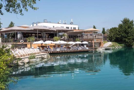 Wohnhaus City Sued Herzogsdorf ภายนอก รูปภาพ