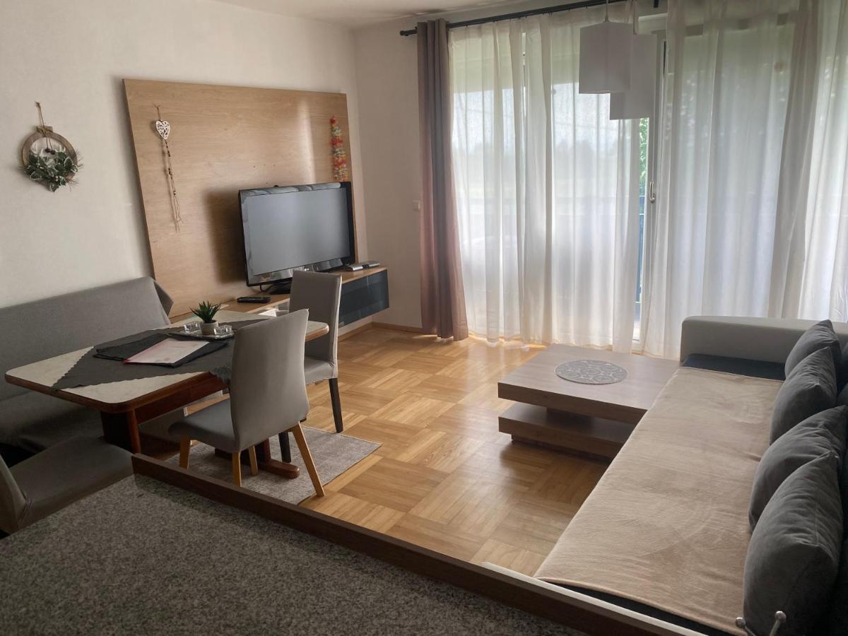 Wohnhaus City Sued Herzogsdorf ภายนอก รูปภาพ